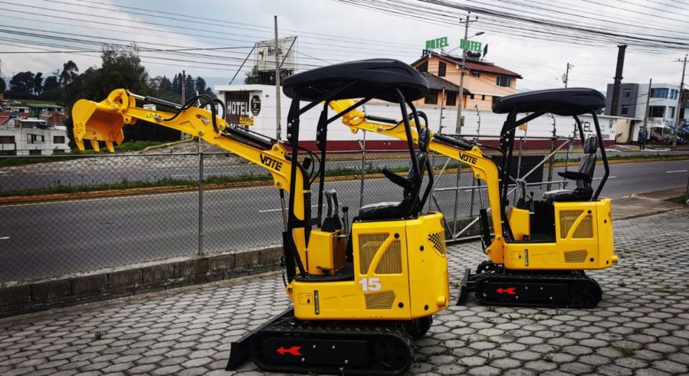 Caterpillar 302.5C 2022 Quito