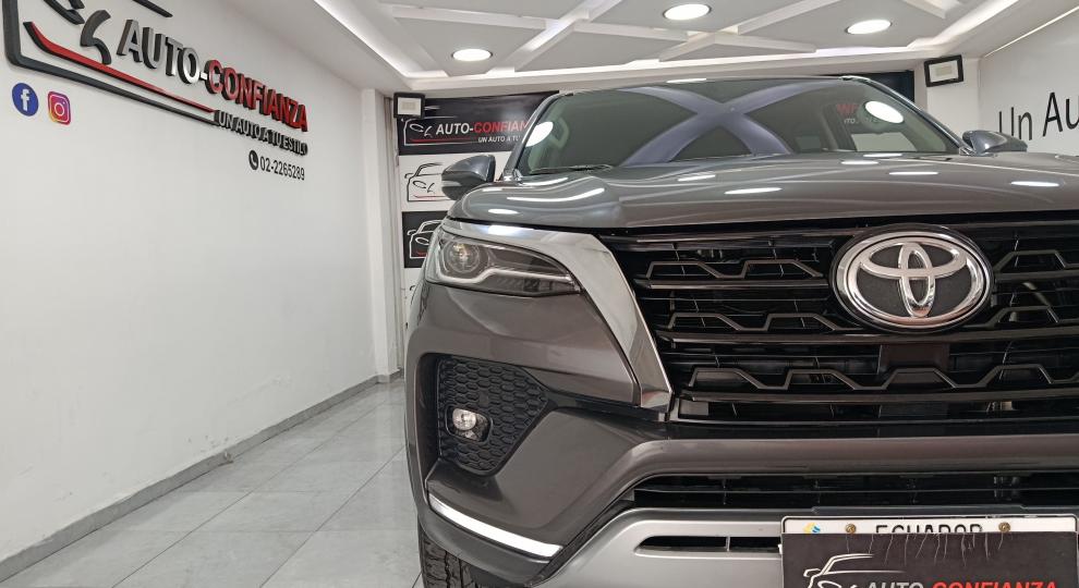 Toyota Fortuner 4.0 2024 Quito