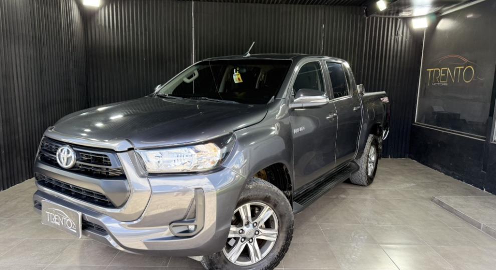 Toyota Hilux CD 4x4 Diesel 2022 Quito