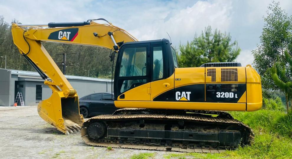 Caterpillar 320 DL 2012 Quito