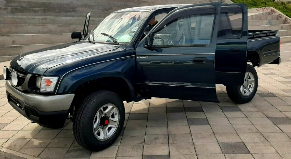 Toyota Hilux SR AC CD 2006 Quito