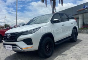 Toyota Fortuner 4.0 2024