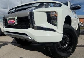Mitsubishi L200 2023