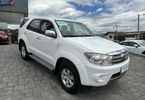 Toyota Fortuner 2.7 2010
