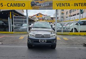 Toyota Fortuner 4.0 2011