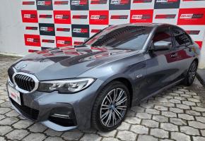 BMW 330e 2022