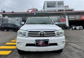 Toyota Fortuner 2011