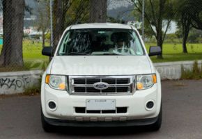 Ford ESCAPE XLS 2012