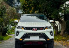 Toyota Fortuner 4.0 2019