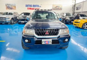 Mitsubishi Montero 2003