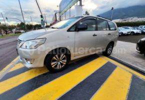 Toyota Innova 2016