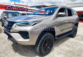 Toyota Fortuner 4.0 2024