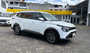 foto de Autos marca Kia seminuevo modelo CARENS EX 7 año 2023 en Quito