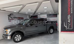 foto de Autos marca Ford seminuevo modelo F150 XLT SC año 2017 en Quito