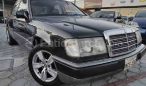 Mercedes Benz—™ E300 1992