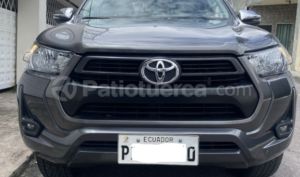 foto de Autos marca Toyota seminuevo modelo New Hilux SR año 2023 en Quito