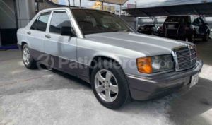 Mercedes Benz—™ 190E 1990