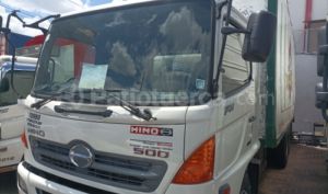 foto de Pesados marca Hino seminuevo modelo FM1JRUA año 2008 en Cuenca