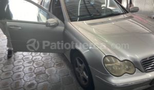 Mercedes Benz—™ C240 2001