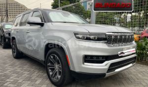 foto de Autos marca Jeep seminuevo modelo Grand Wagoneer año 2022