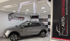 foto de Autos marca Renault seminuevo modelo STEPWAY INTENS FASE II año 2023 en Quito