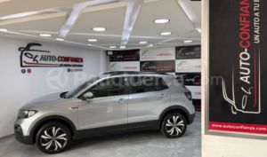 foto de Autos marca Volkswagen seminuevo modelo T-CROSS CONFORTLINE año 2024 en Quito