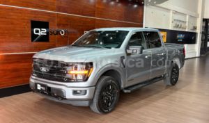 foto de Ford F150 XLT CD 2025