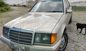 Mercedes Benz—™ E300 1989