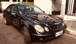 Mercedes Benz—™ 320E 2005