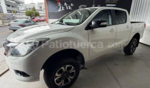 foto de Autos marca Mazda seminuevo modelo BT-50 año 2019 en Quito