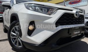 foto de Autos marca Toyota seminuevo modelo RAV 4 año 2020