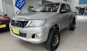 foto de Autos marca Toyota seminuevo modelo Hilux CD 4x4 Diesel año 2015 en Cuenca