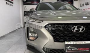 foto de Hyundai Santa Fe 2019