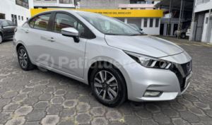 foto de Autos marca Nissan seminuevo modelo VERSA ADVANCE año 2022 en Quito