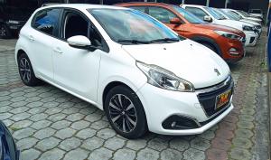 Peugeot 208 2021