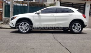 foto de Autos marca Mercedes Benz seminuevo modelo GLA 250 4 MATIC año 2015 en Cuenca