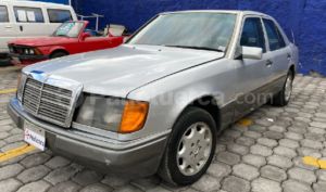 Mercedes Benz—™ 230E 1989