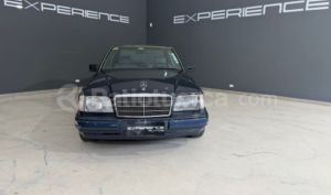 foto de Autos marca Mercedes Benz seminuevo modelo 280E año 1994 en Quito