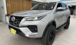 foto de Autos marca Toyota seminuevo modelo New Fortuner año 2022
