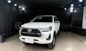 foto de Autos marca Toyota seminuevo modelo Hilux 2.8 CD 4X4 TA DIESEL año 2023