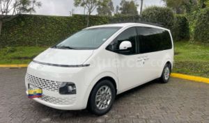 foto de Autos marca Hyundai seminuevo modelo Staria año 2024 en Quito