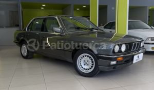 foto de BMW 323i 1984