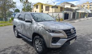 foto de Autos marca Toyota seminuevo modelo Fortuner año 2023 en Quito