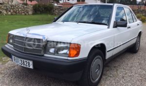 Mercedes Benz—™ 190E 1987