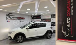 foto de Autos marca Renault seminuevo modelo STEPWAY INTENS FASE II año 2023 en Quito