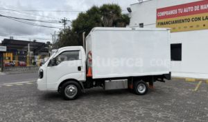 foto de Autos marca Kia seminuevo modelo K3000 CS año 2013 en Quito