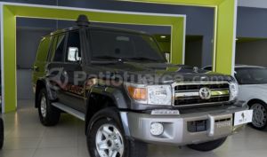 foto de Autos marca Toyota seminuevo modelo Land cruiser 76 wagon año 2023 en Quito