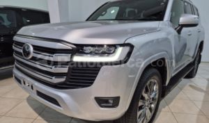foto de Autos marca Toyota seminuevo modelo Land Cruiser 300 año 2025 en Quito
