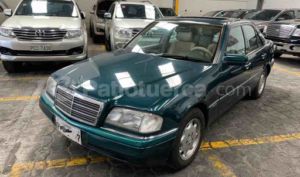 Mercedes Benz—™ C220 1994
