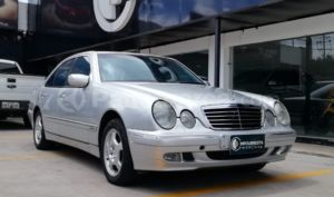 Mercedes Benz—™ 240 Elegance 2002